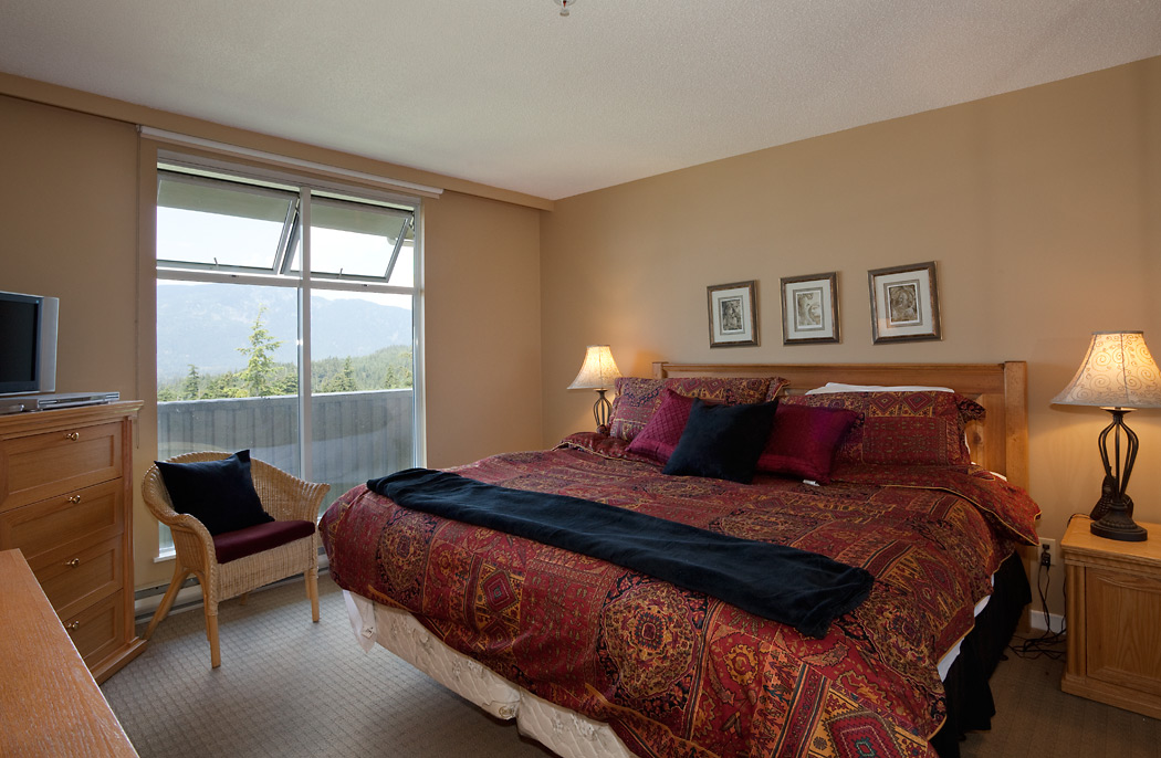 Woodrun Lodge Whistler 603 Bedroom